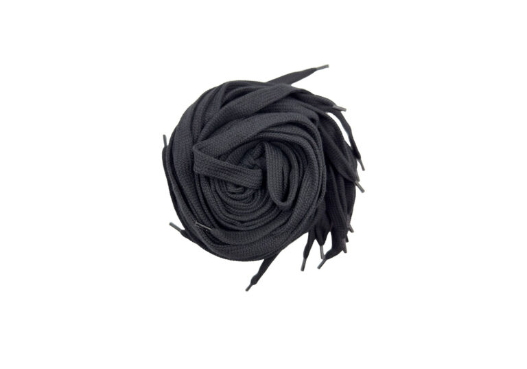 czarny sznurek odzieżowy płaski